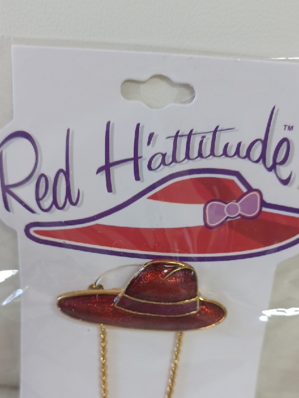 New Layered In 18K gold Red H'attitude Red Enamel Hat Eyeglass Holder Pin - Picture 3 of 9